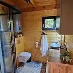 Ferienhaus Nowy Dom Caloroczny Karabella Nad Jeziorem Wielkie Parteczyny *