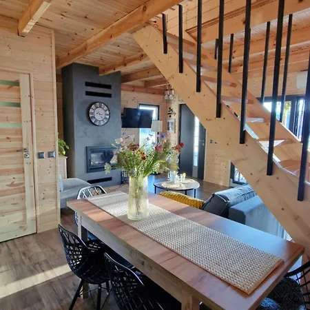 Ferienhaus Nowy Dom Caloroczny Karabella Nad Jeziorem Wielkie Parteczyny