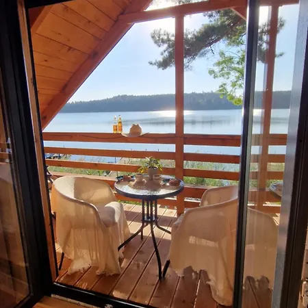 Holiday home Nowy Dom Caloroczny Nad Jeziorem Wielkie Parteczyny Kurzetnik