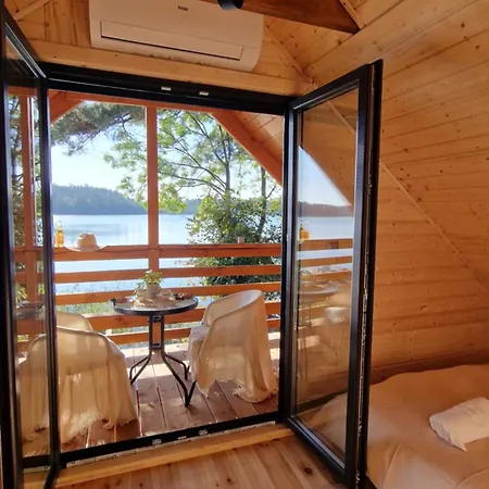 Holiday home Nowy Dom Caloroczny Nad Jeziorem Wielkie Parteczyny *