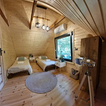 Nowy Dom Caloroczny Karabella Nad Jeziorem Wielkie Parteczyny *